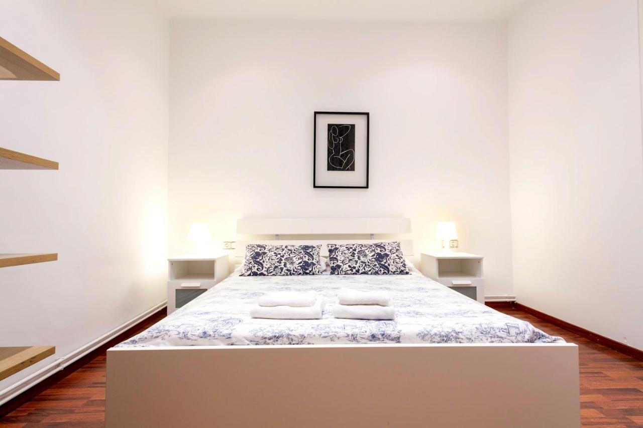 Barcelona Comtal Apartments Exterior photo